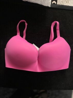 Victoria’s PINK  seamless Molding T-Shirt Bra - Women Intimates